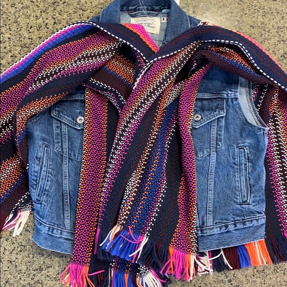 Levi’s Poncho Trucker Jacket - Picture 15 of 16